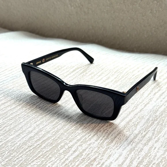 GENTLE MONSTER x Jennie ‘1996’ Black Sunglasses (Re-Posh) - Picture 8 of 14